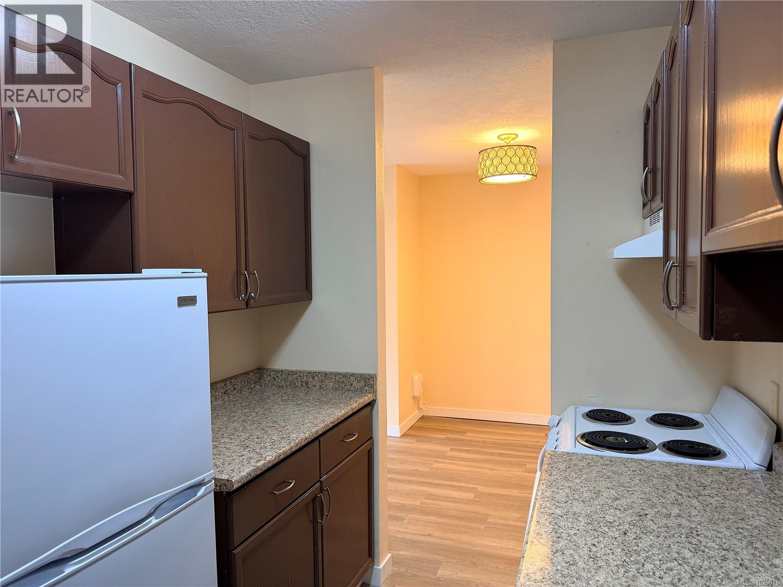 #103 2425 Lewis St - 15