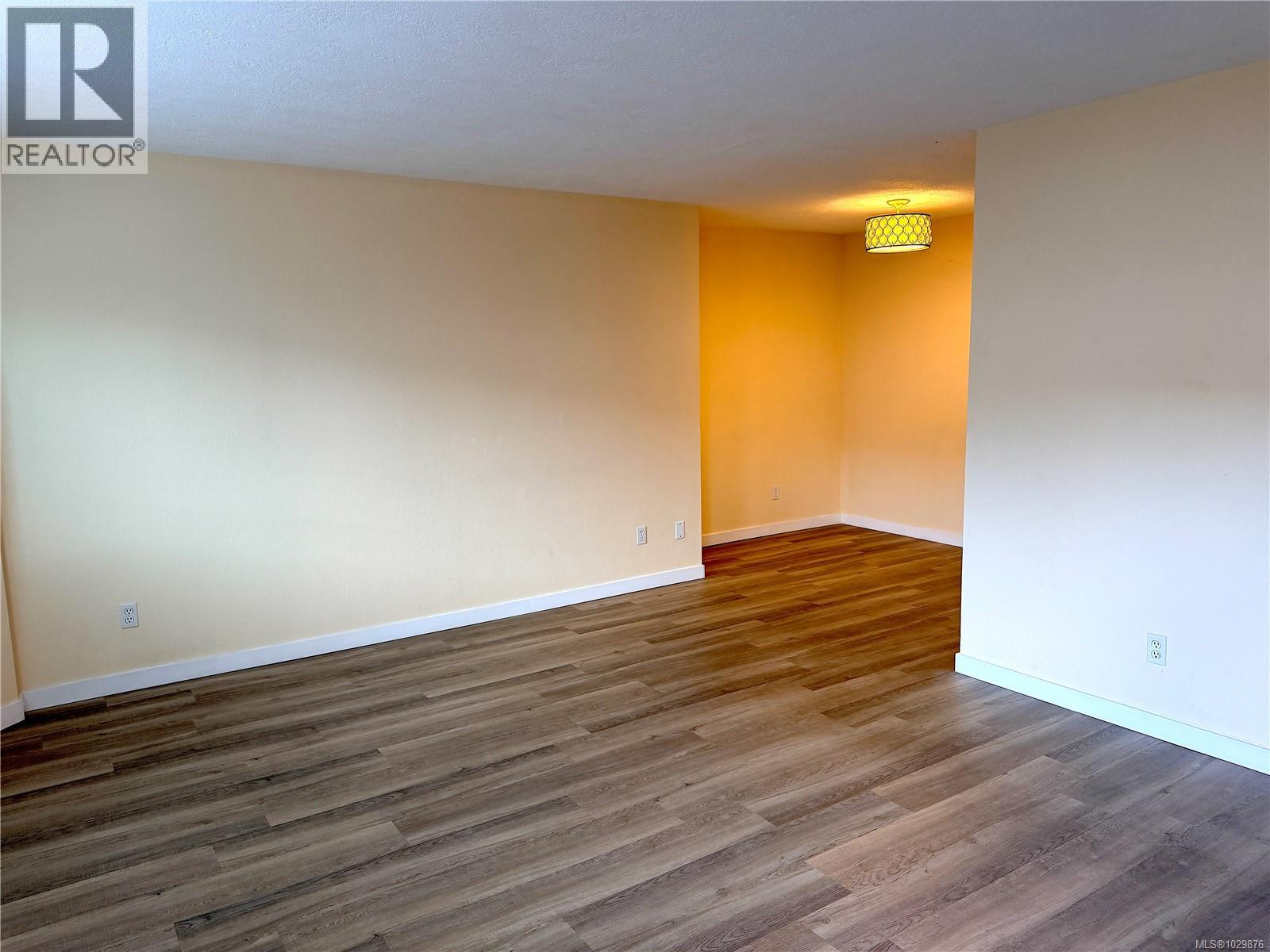 #103 2425 Lewis St - 7