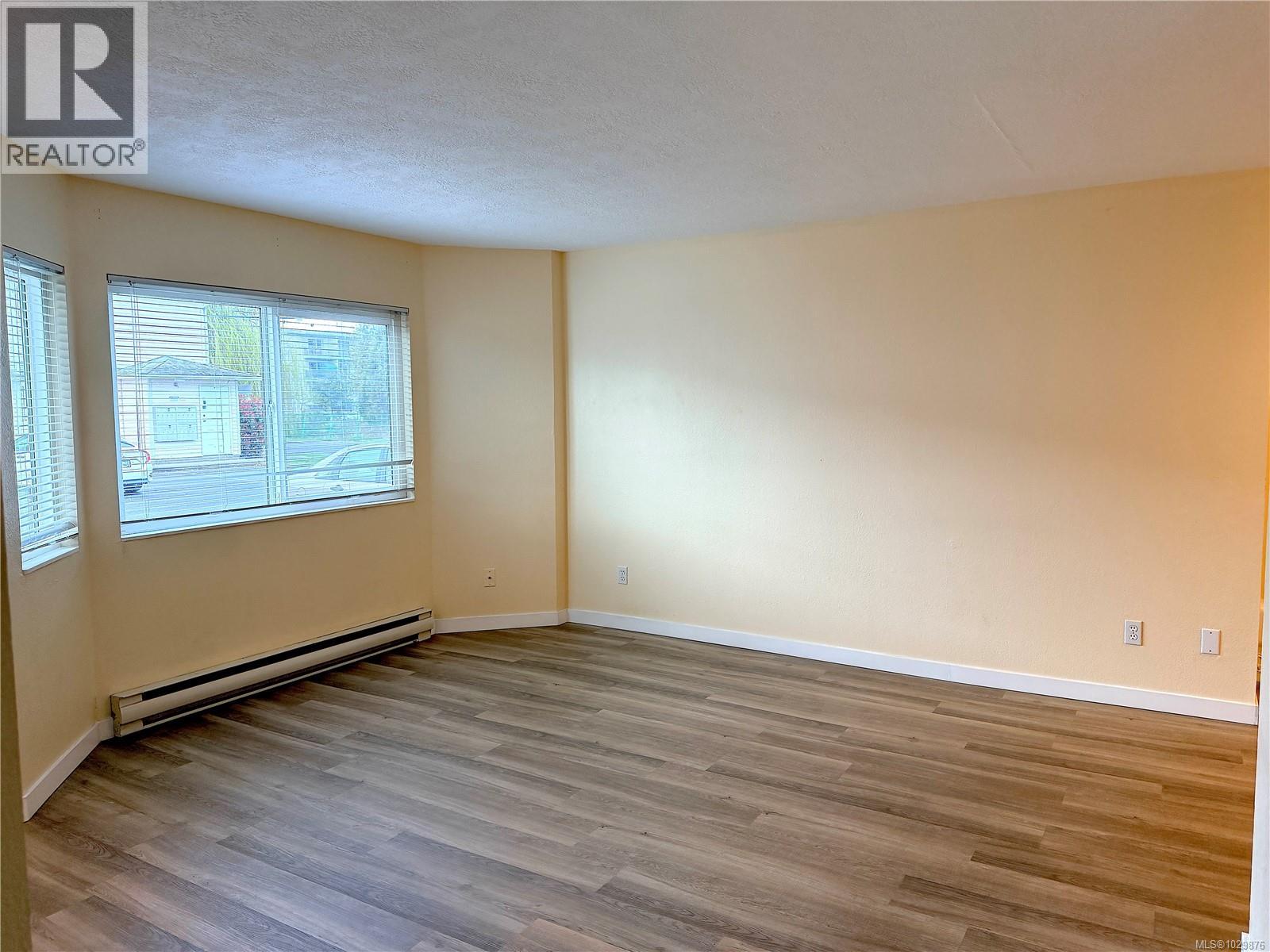 #103 2425 Lewis St - 8