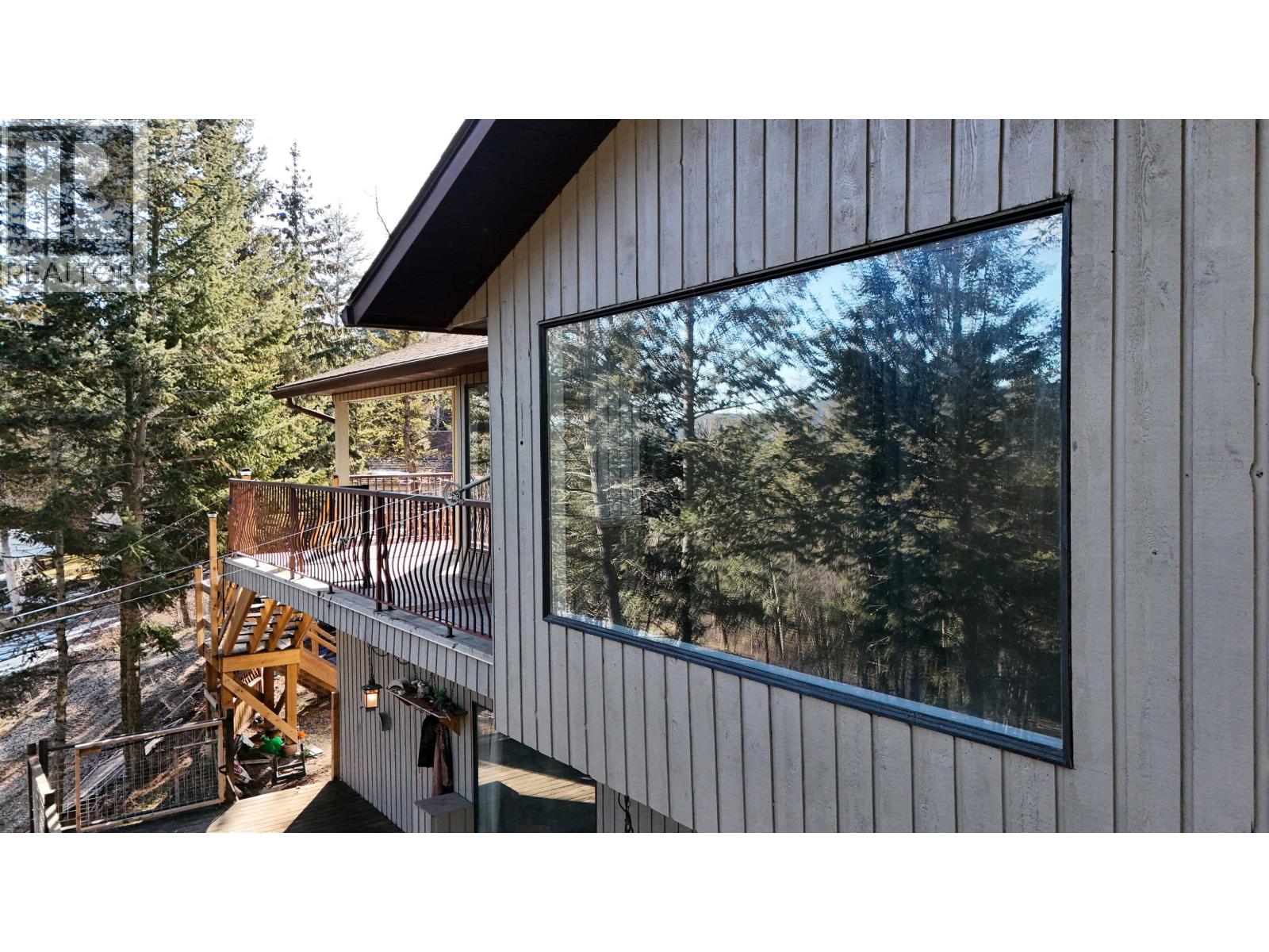 536 ROBERTS DRIVE - 3