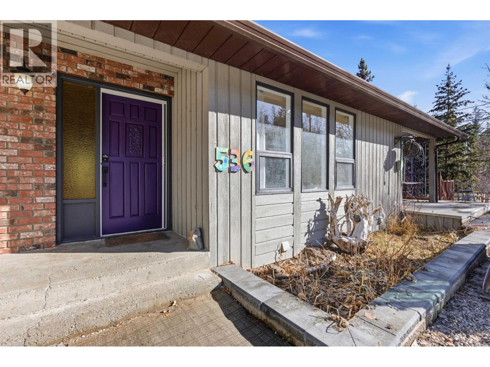 536 ROBERTS DRIVE - 18