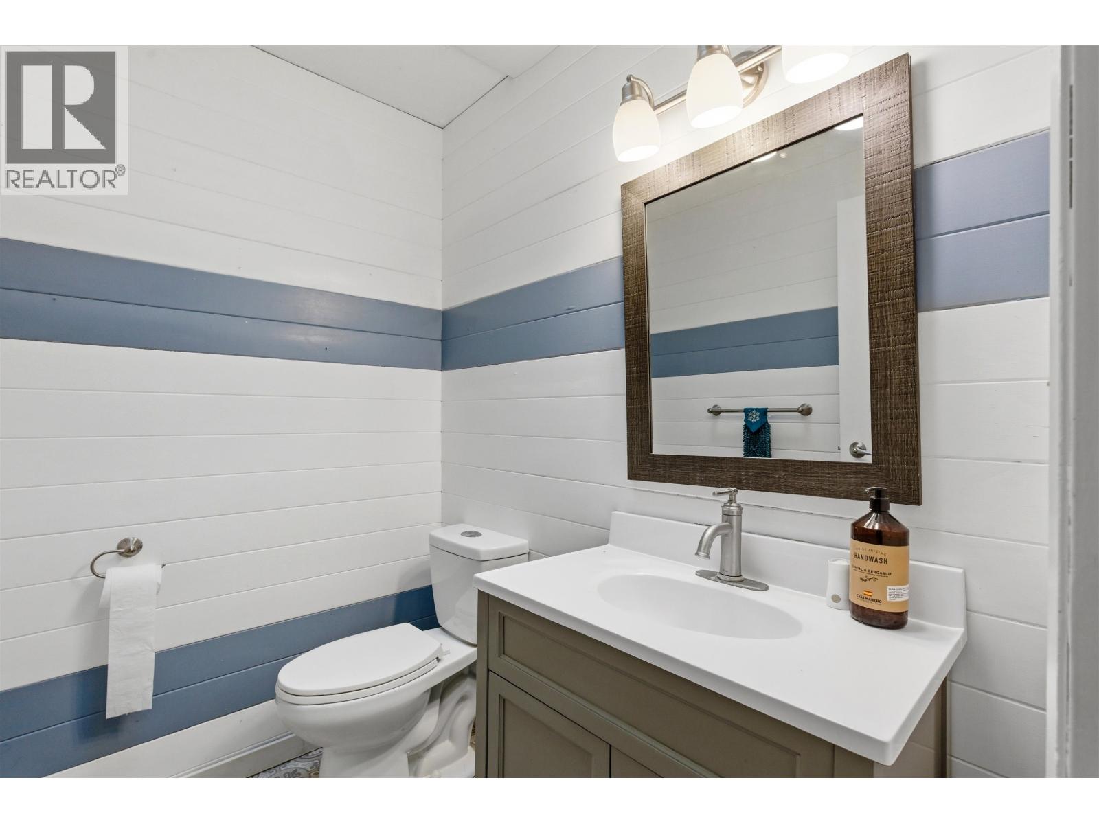 536 ROBERTS DRIVE - 25