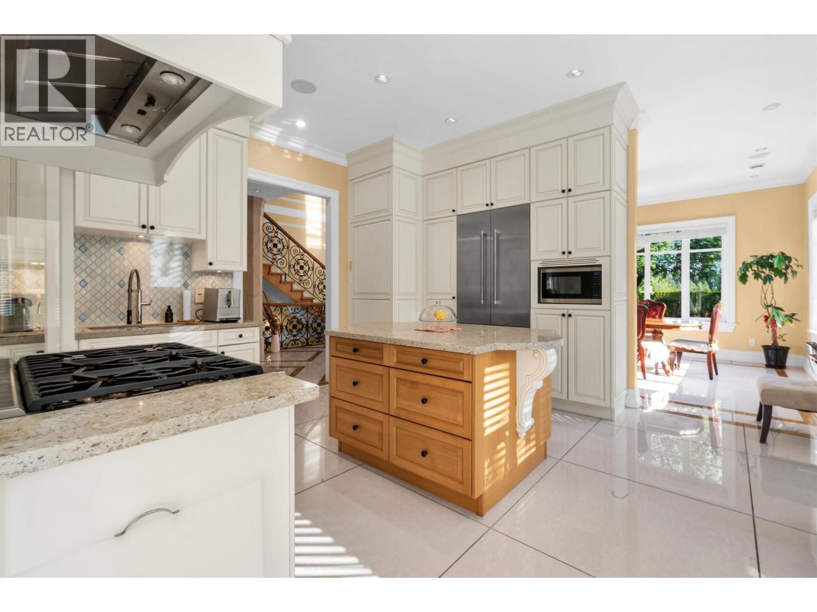 8233 GOVERNMENT ROAD, Burnaby