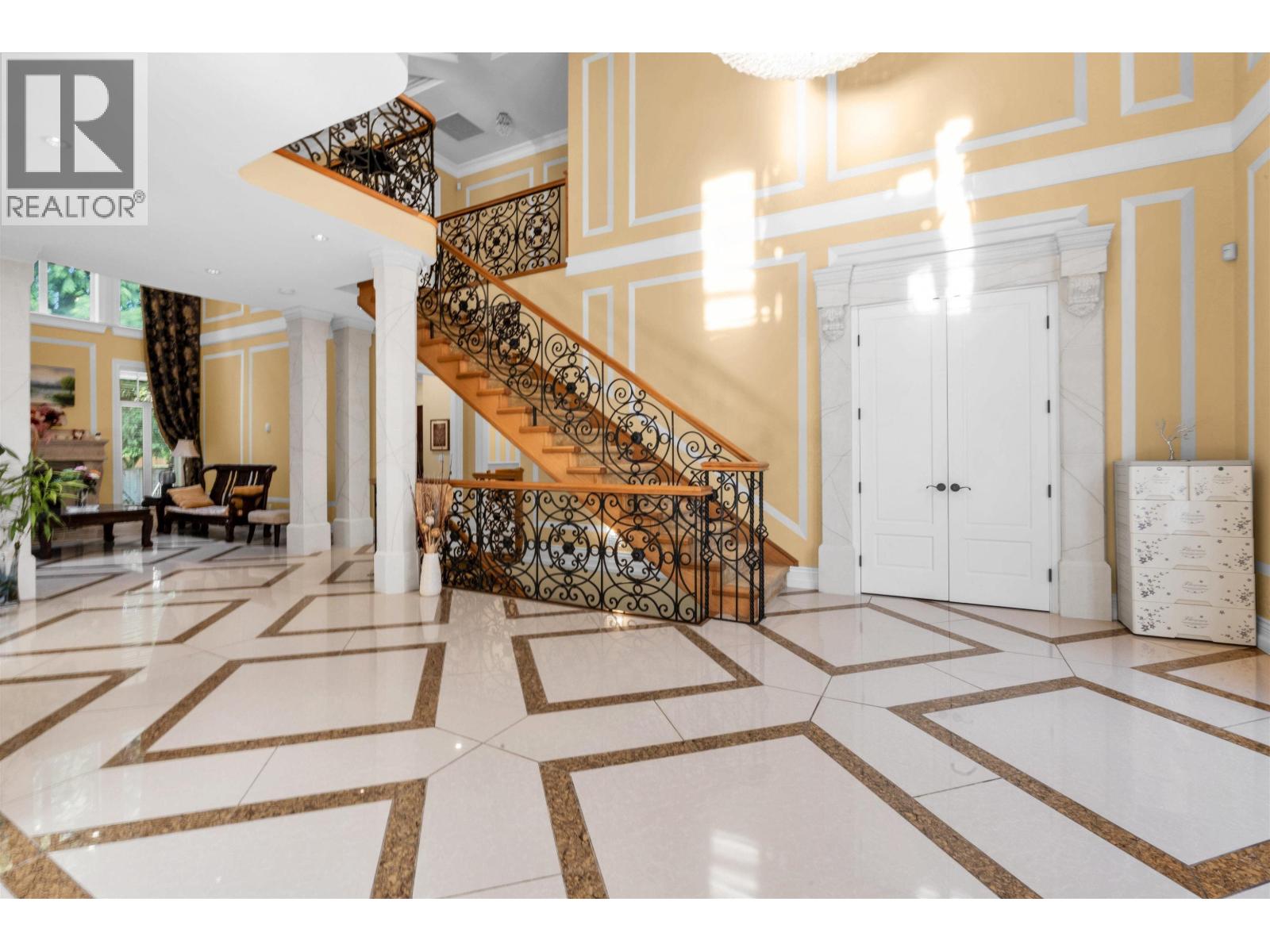 8233 GOVERNMENT ROAD, Burnaby