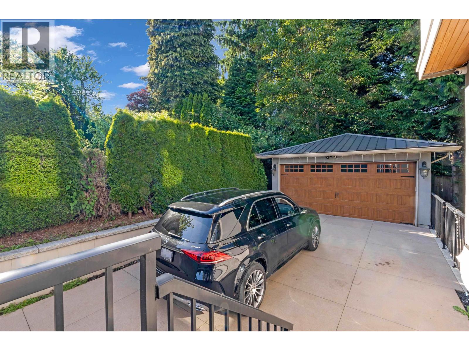 8233 GOVERNMENT ROAD, Burnaby