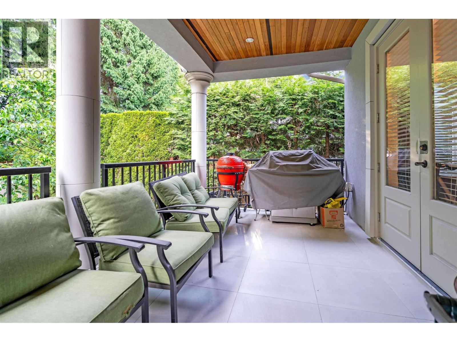 8233 GOVERNMENT ROAD, Burnaby