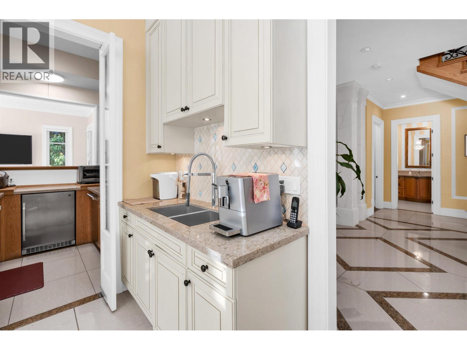 8233 GOVERNMENT ROAD, Burnaby