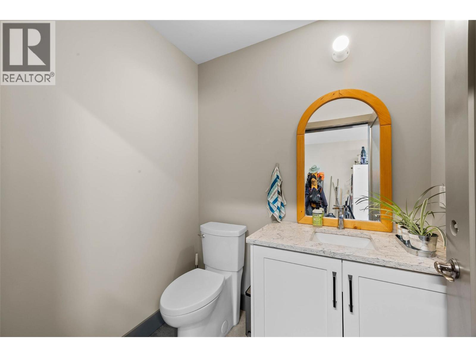 10076 Tranquille-Criss Creek Road, Kamloops