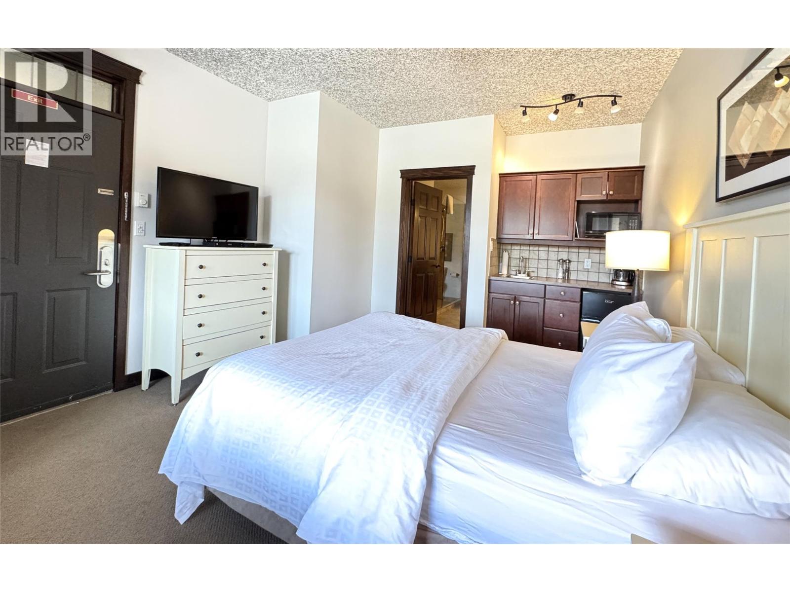 300 BIGHORN Boulevard Unit# 322D, Radium Hot Springs