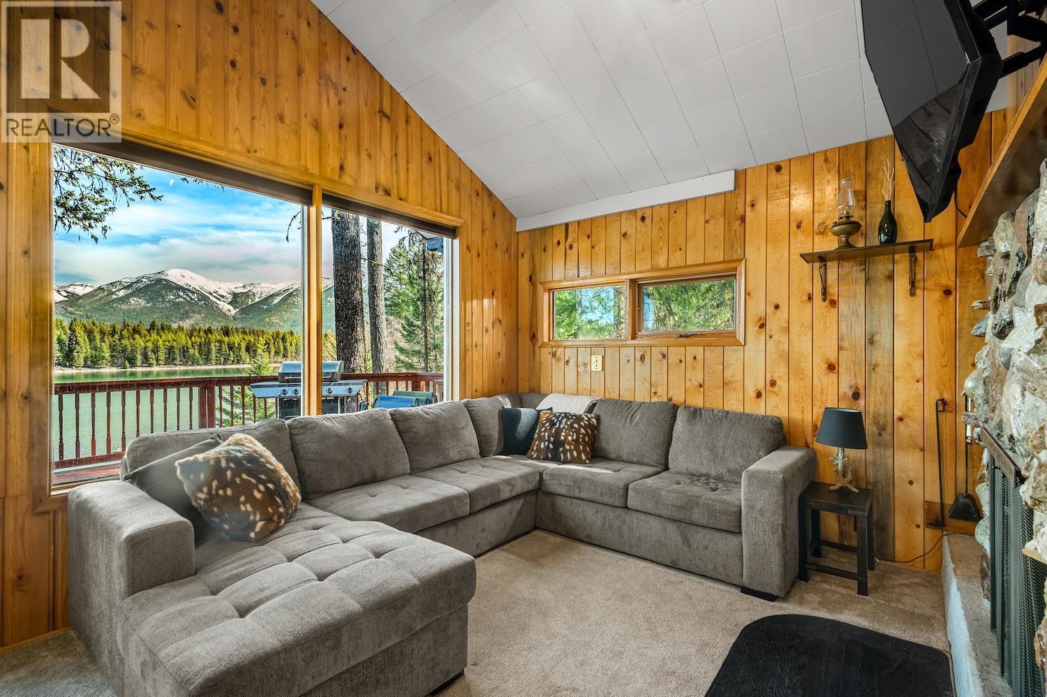 1249 Tie Lake Shore Road South, Jaffray