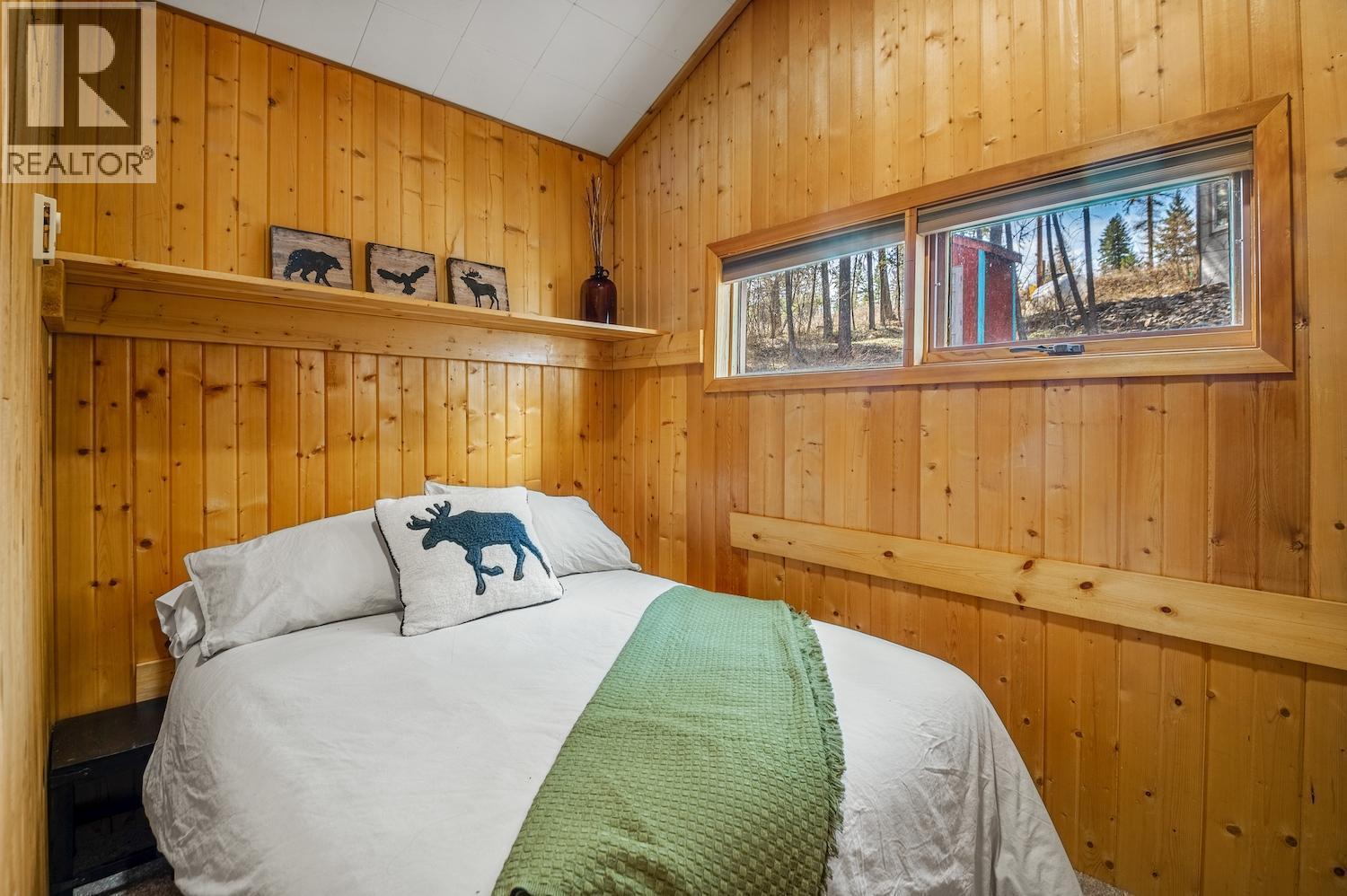 1249 Tie Lake Shore Road South, Jaffray