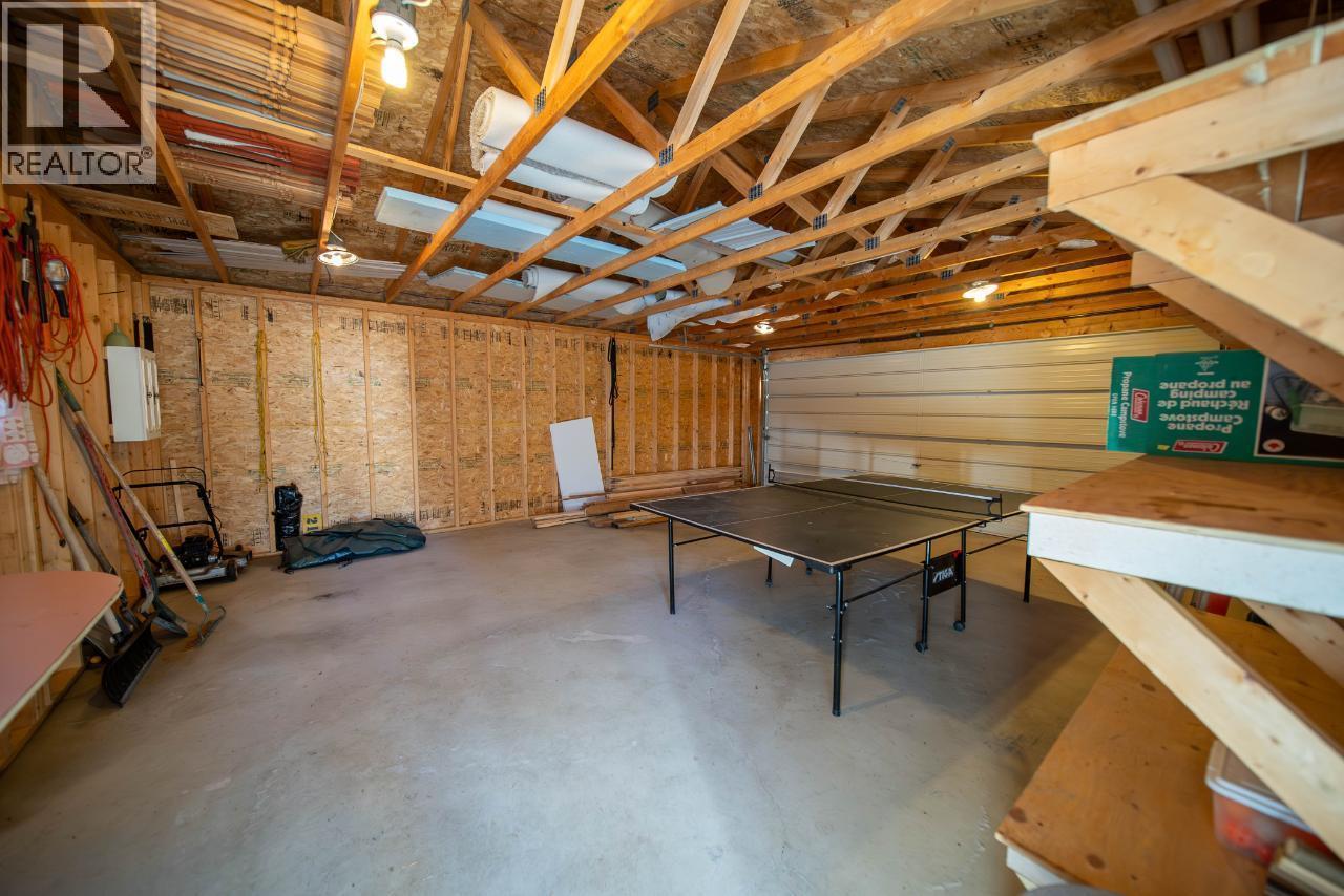 1249 Tie Lake Shore Road South, Jaffray