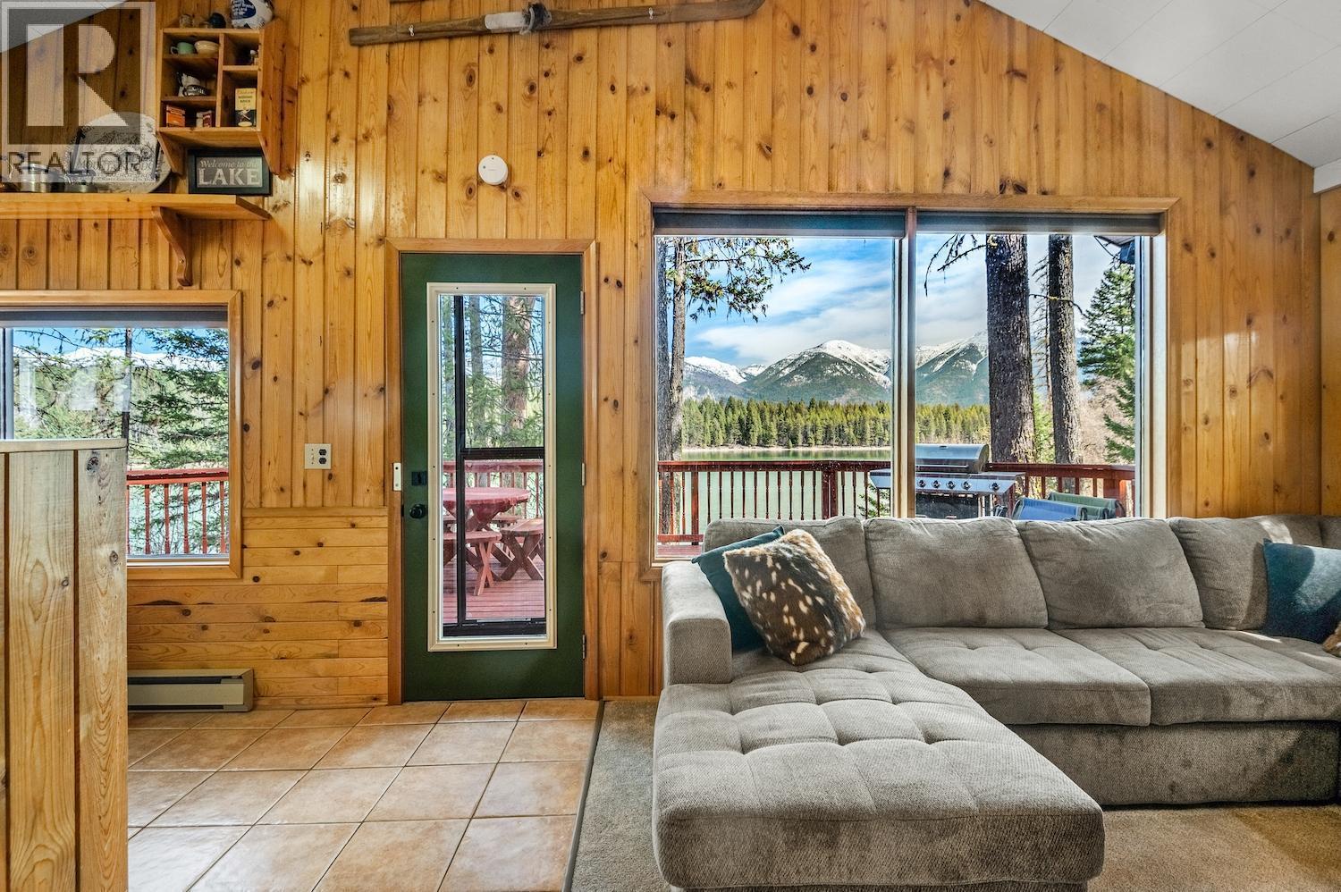 1249 Tie Lake Shore Road South, Jaffray