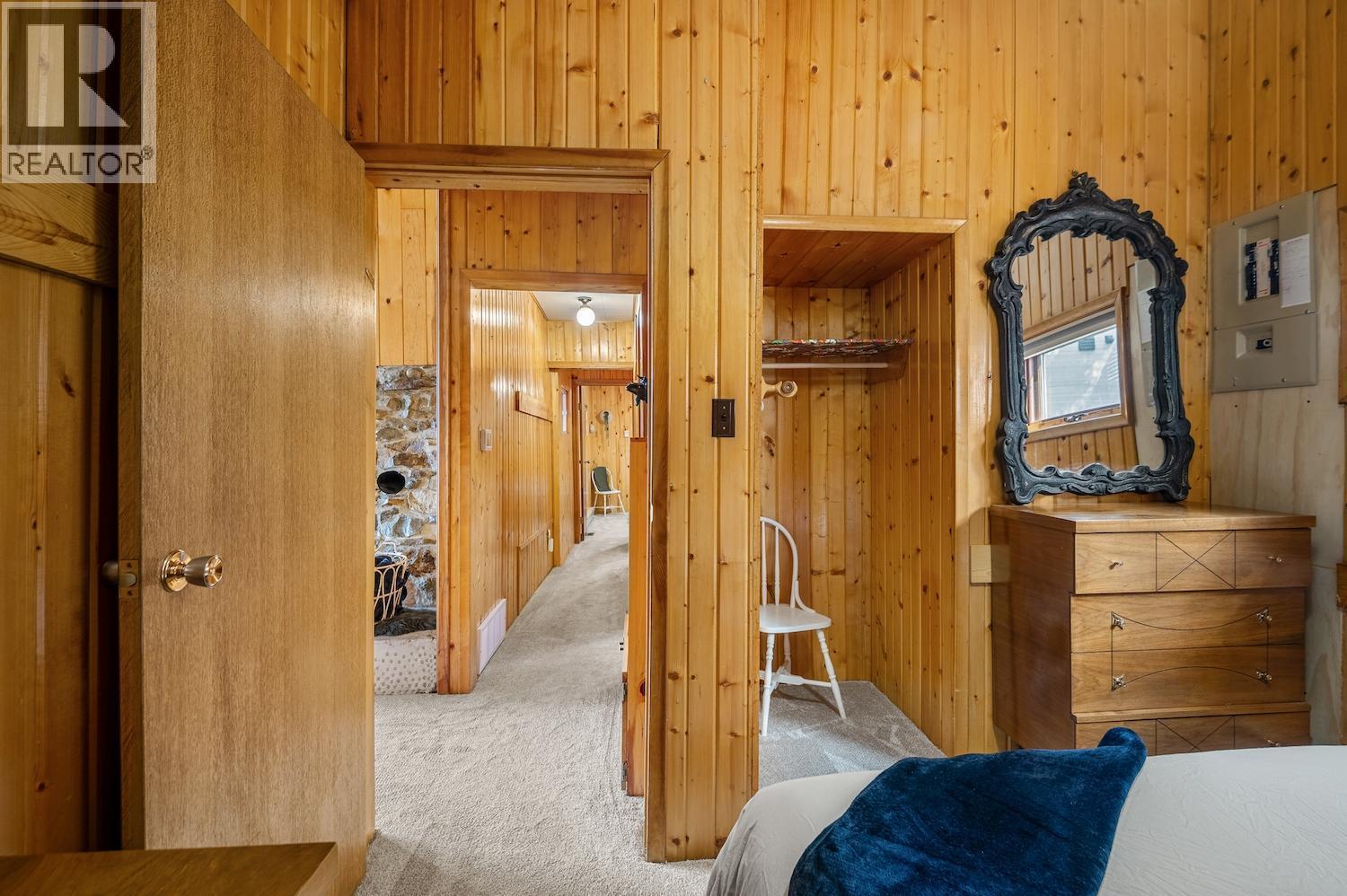 1249 Tie Lake Shore Road South, Jaffray