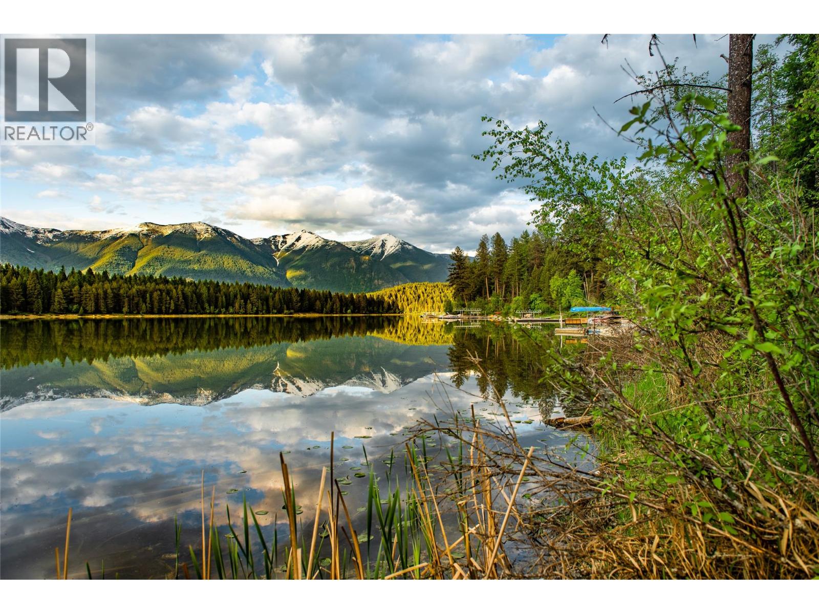 1249 Tie Lake Shore Road South, Jaffray