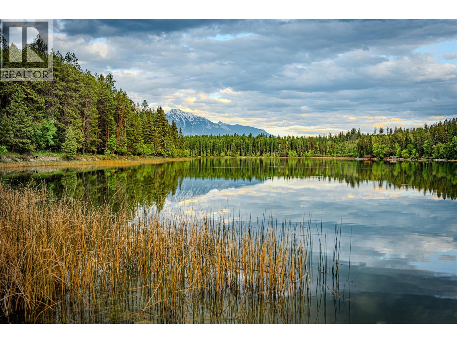 1249 Tie Lake Shore Road South, Jaffray