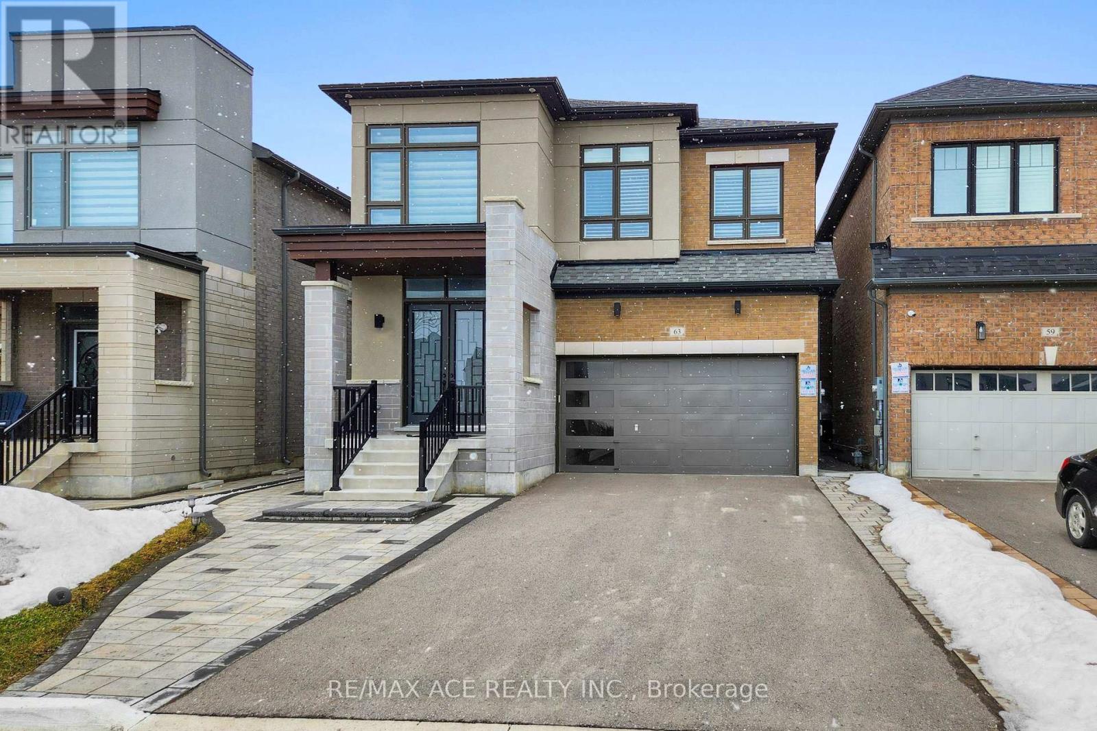63 SUTTONRAIL WAY - 1