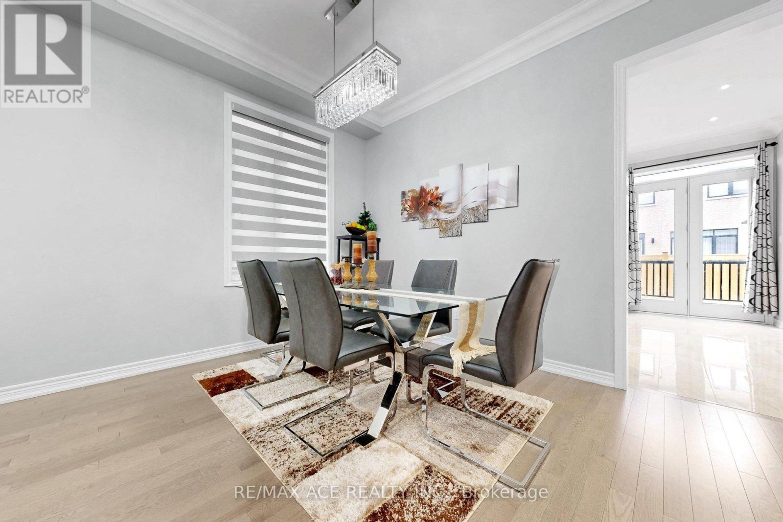63 SUTTONRAIL WAY - 10