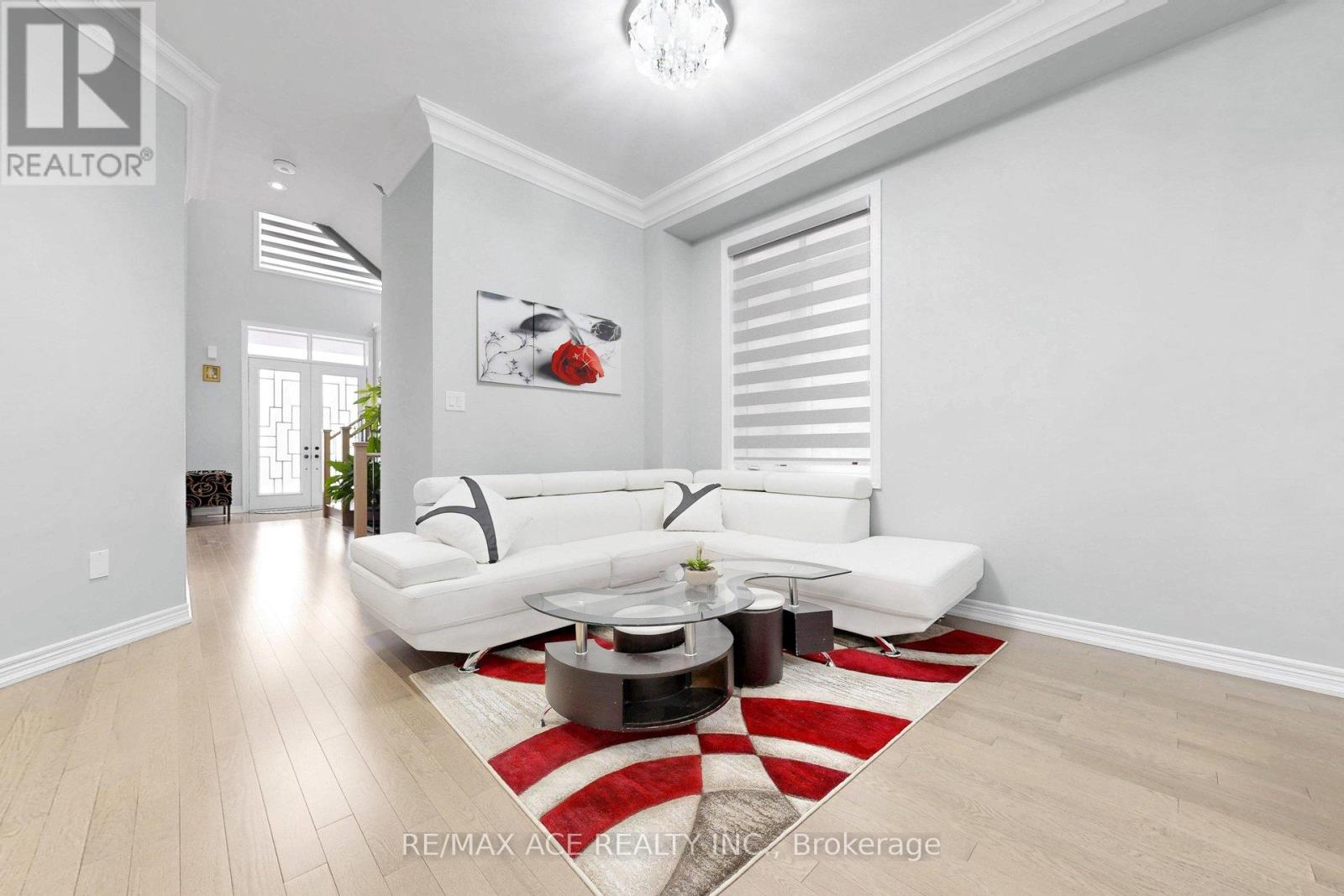 63 SUTTONRAIL WAY - 7