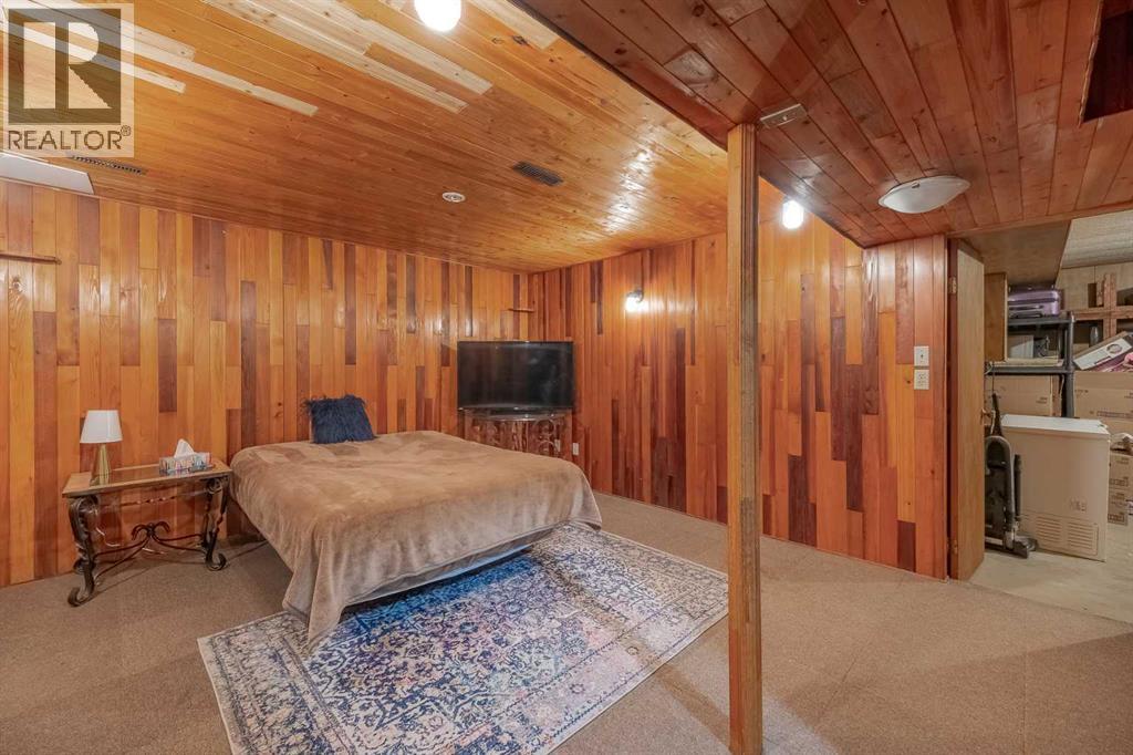 Single Family House for Sale in    Street Pineridge Calgary 