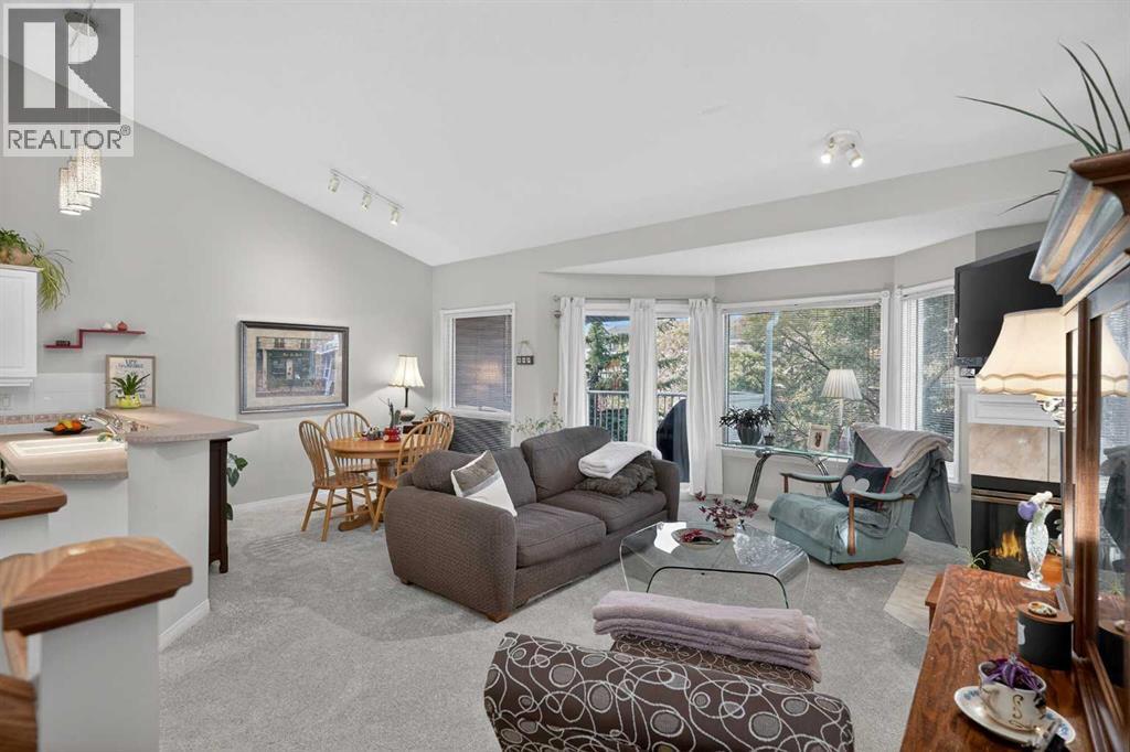 Single Family House 4 Level for Sale in   Silver Springs Road NW Silver Springs Calgary 