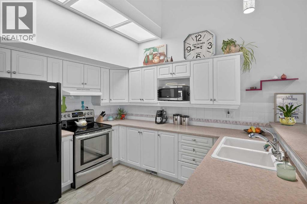 Single Family House 4 Level for Sale in   Silver Springs Road NW Silver Springs Calgary 