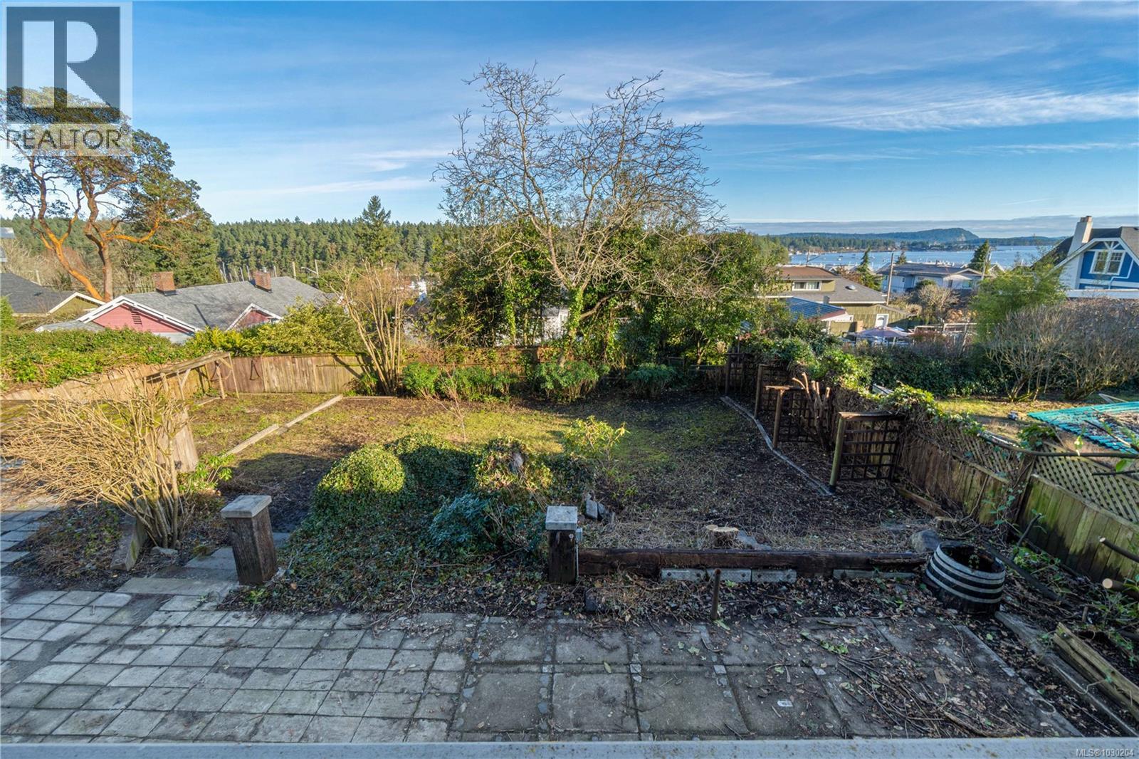 736 TERMINAL AVE N - 27