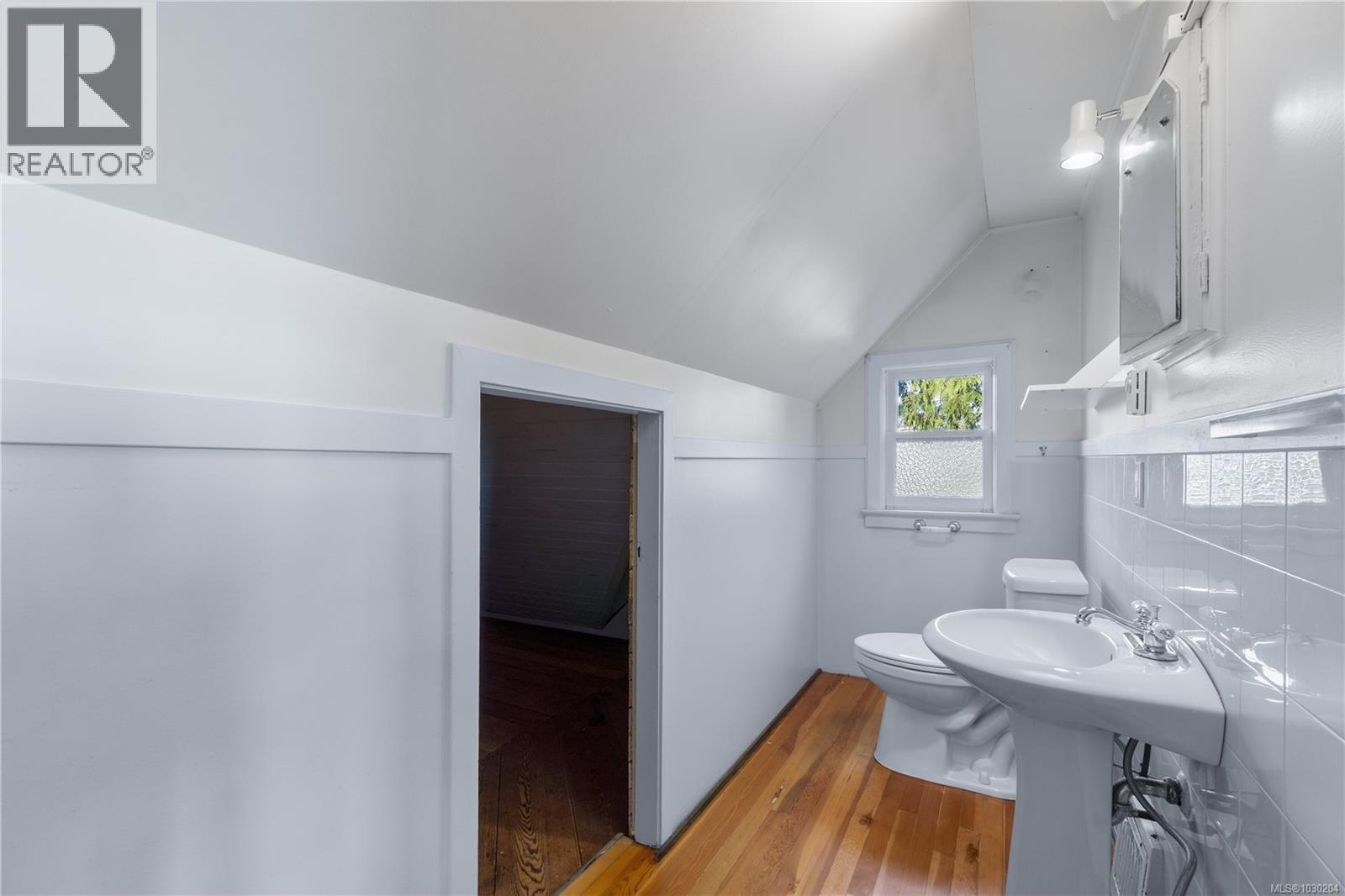 736 TERMINAL AVE N - 42