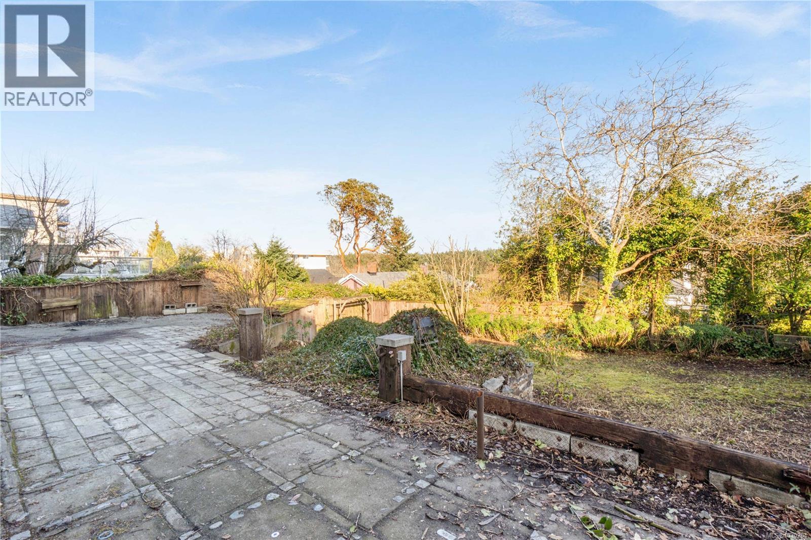 736 TERMINAL AVE N - 58