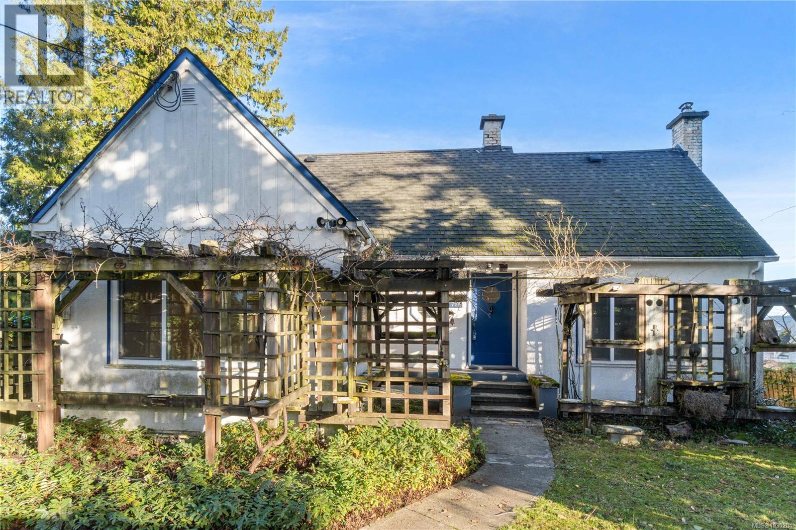 736 TERMINAL AVE N - 61