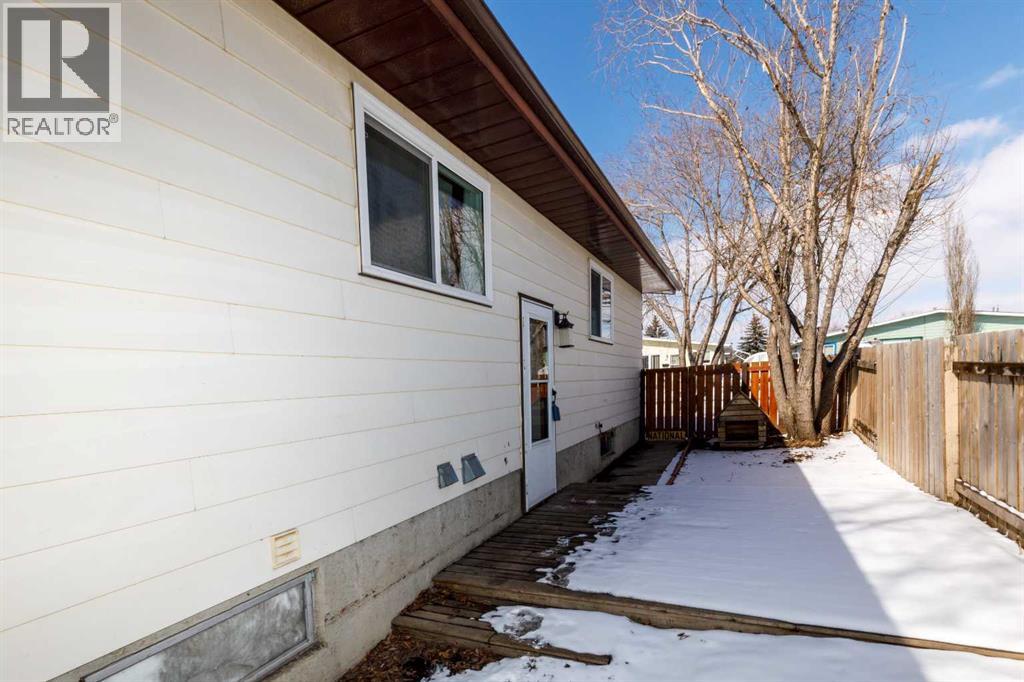 Single Family House Bungalow for Sale in  George Crescent Glendale Red Deer 