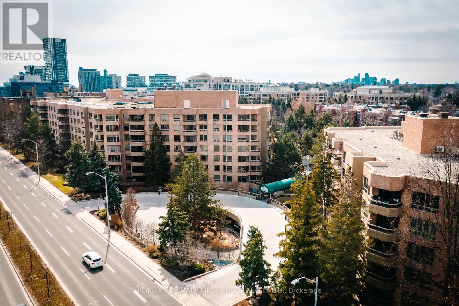 Listing photo of 303 - 1200 DON MILLS ROAD