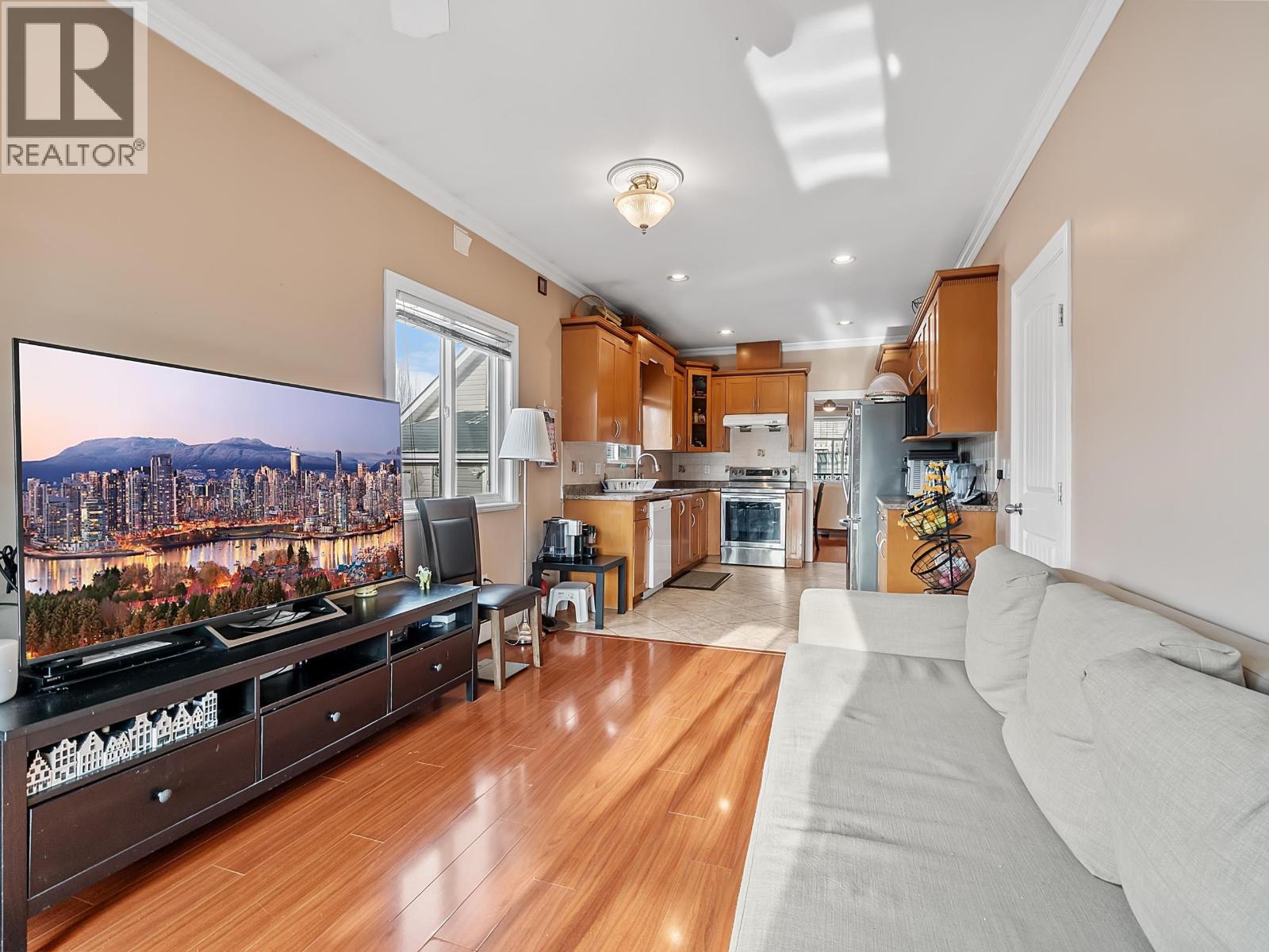 268 HAMPTON STREET, New Westminster