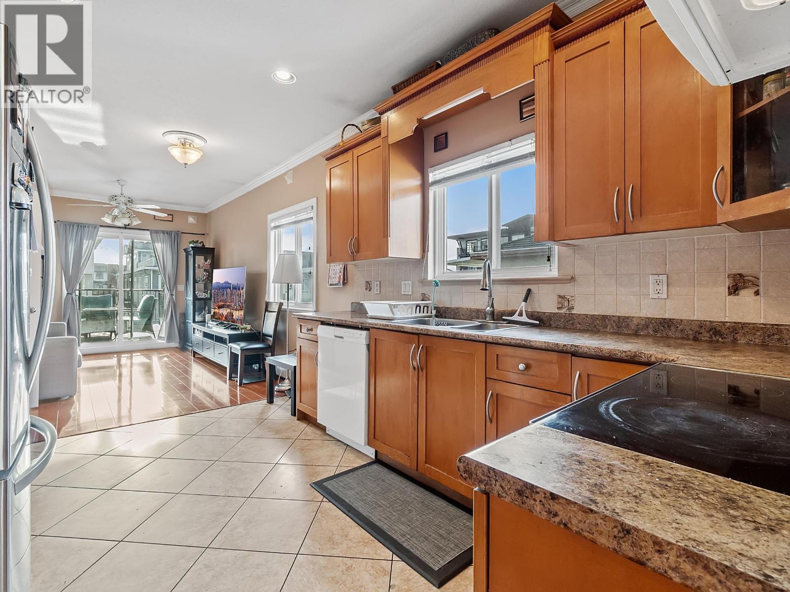 268 HAMPTON STREET, New Westminster