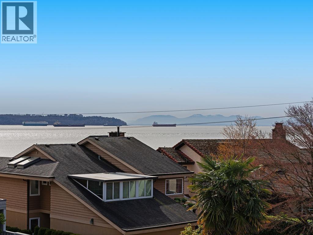 2317 BELLEVUE AVENUE, West Vancouver