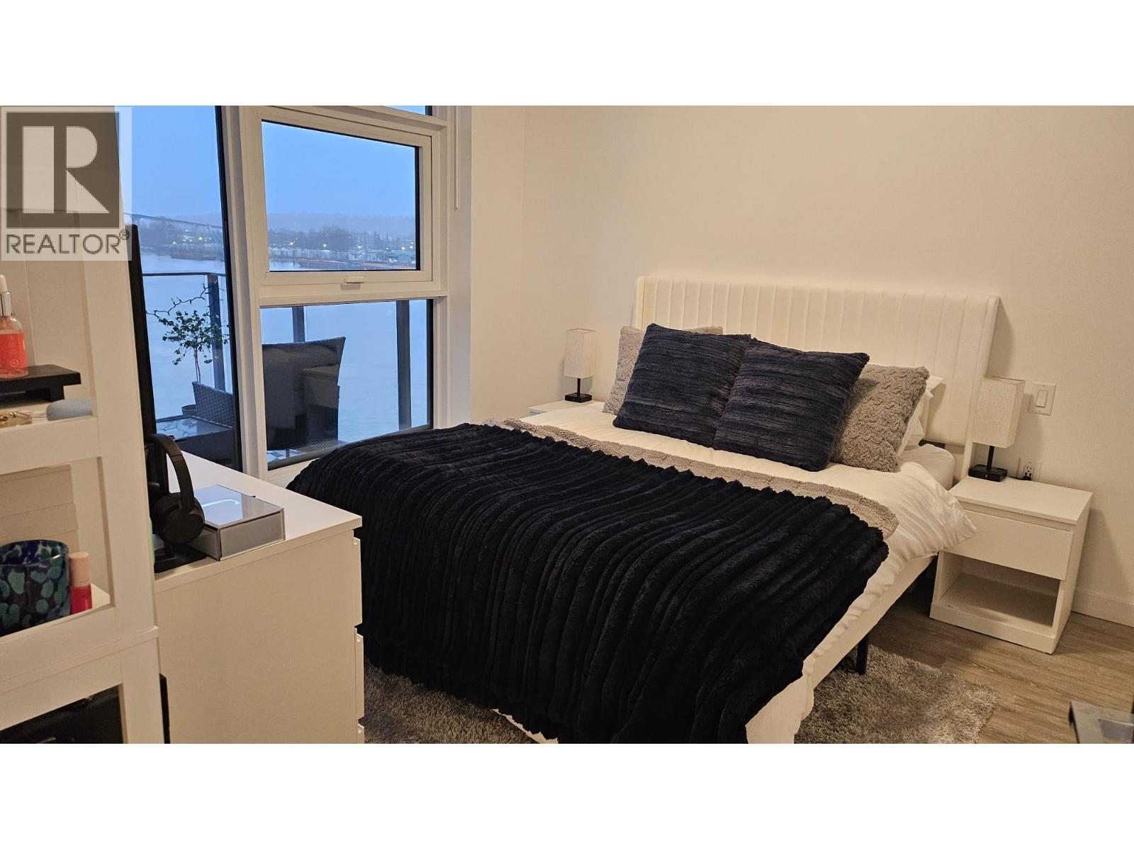 802 660 QUAYSIDE DRIVE, New Westminster