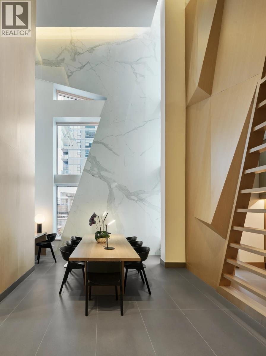 802 660 QUAYSIDE DRIVE, New Westminster