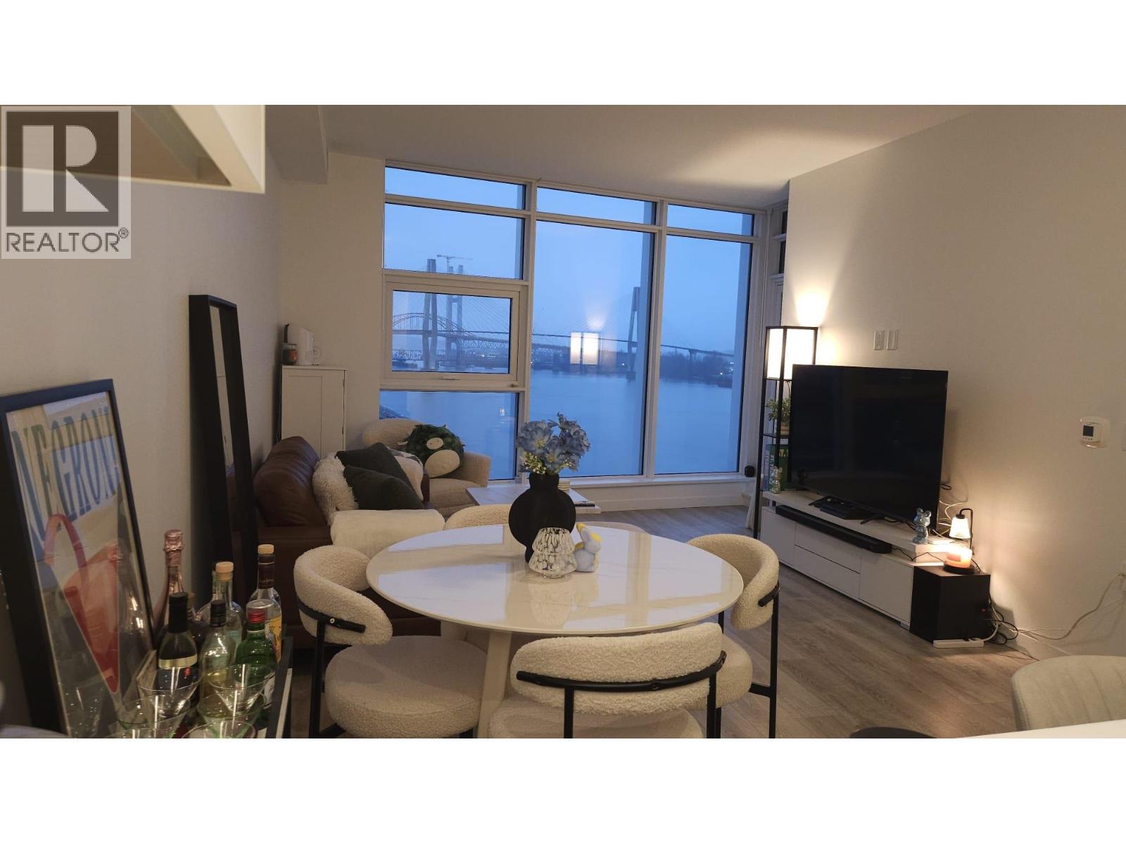 802 660 QUAYSIDE DRIVE, New Westminster