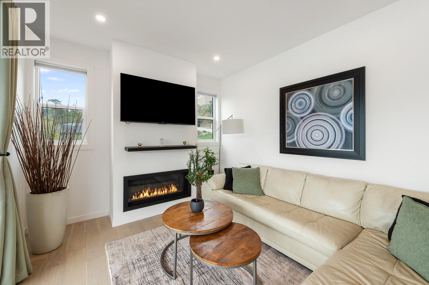 12 40 Kestrel Place, Vernon