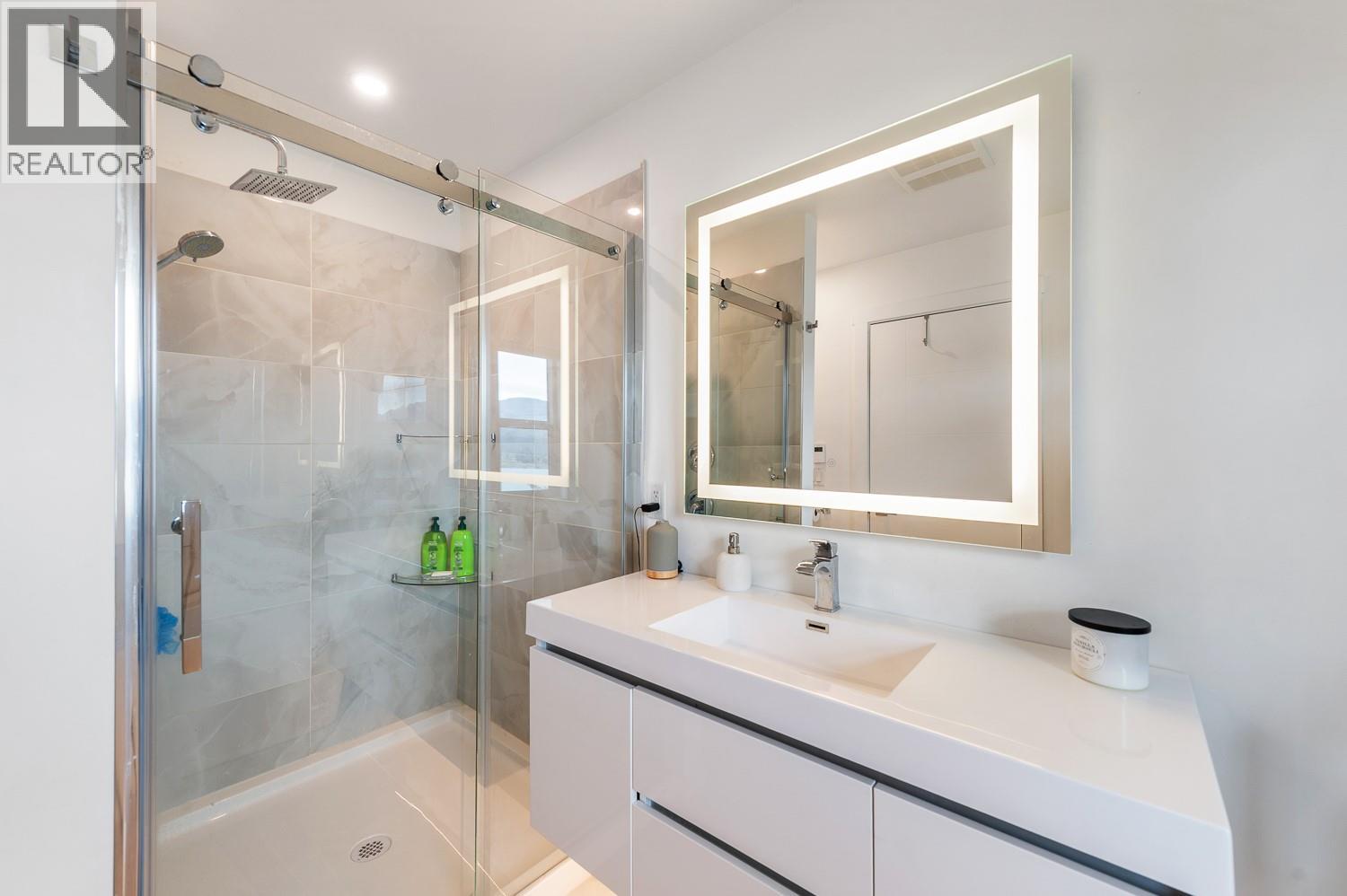 12 40 Kestrel Place, Vernon