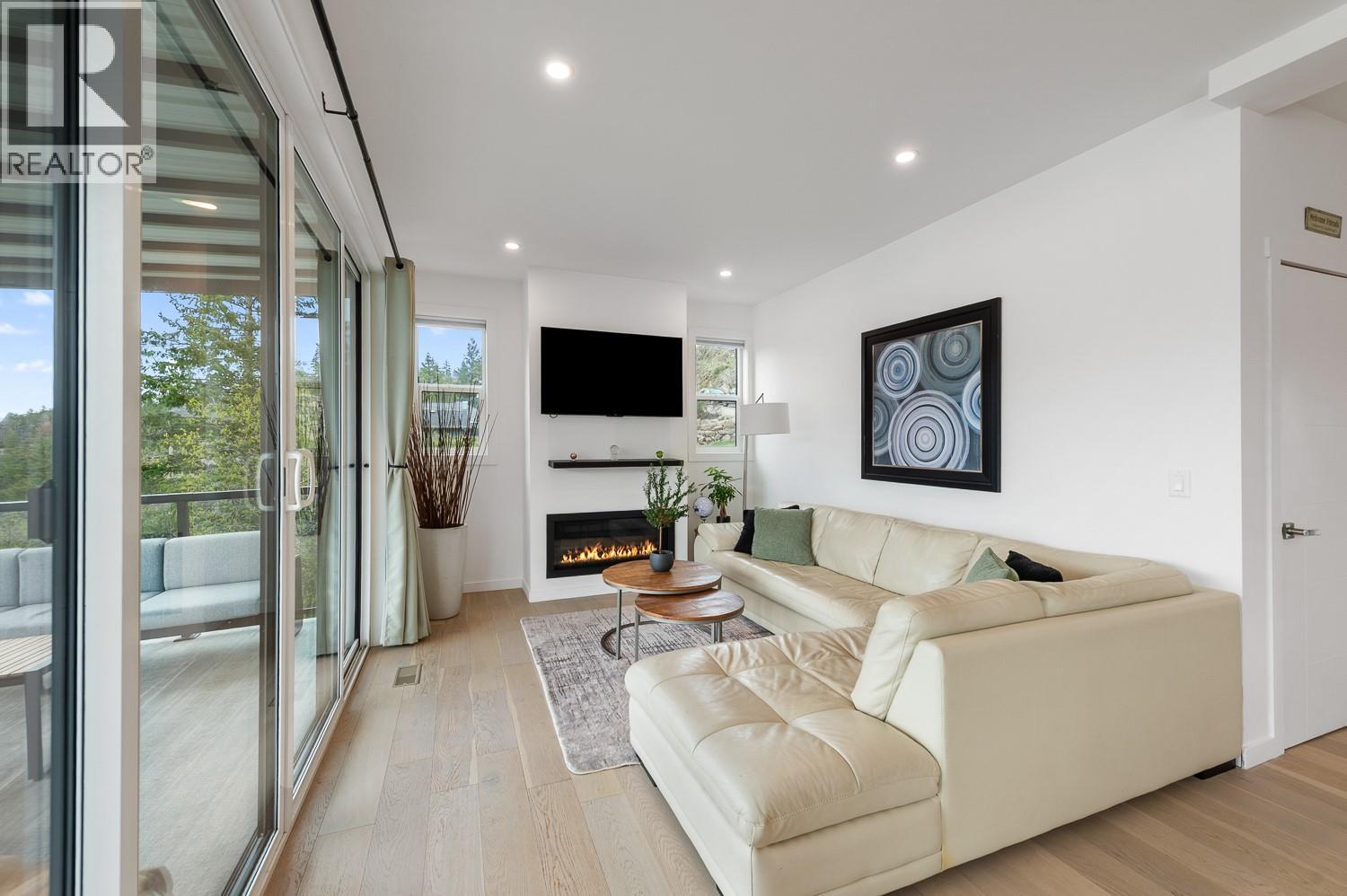 12 40 Kestrel Place, Vernon