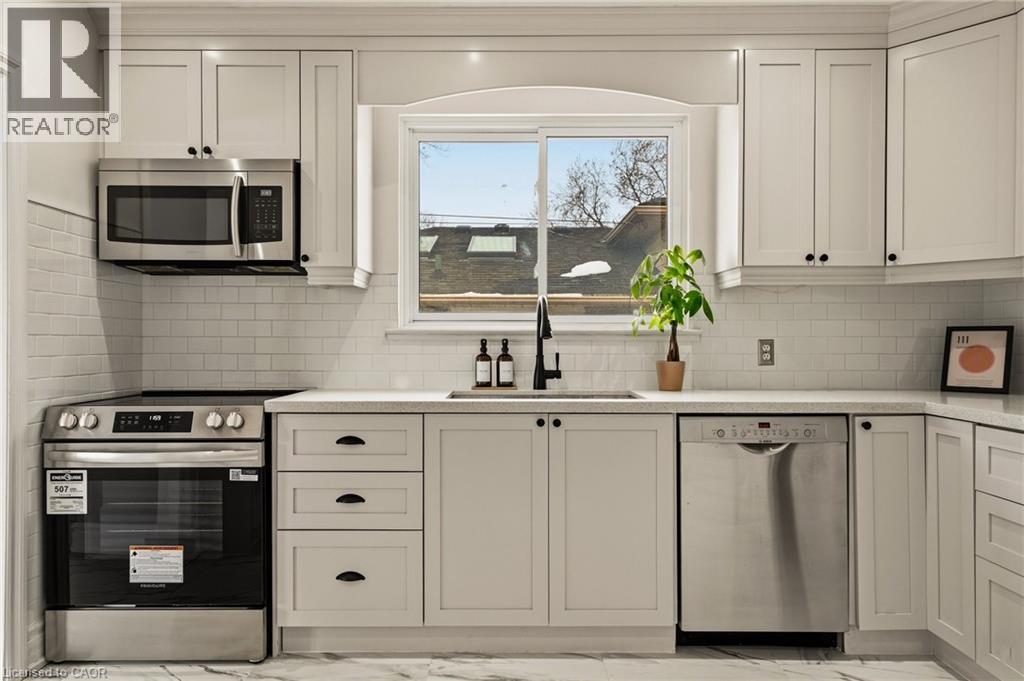 777 HILLCREST Road,Pickering,,