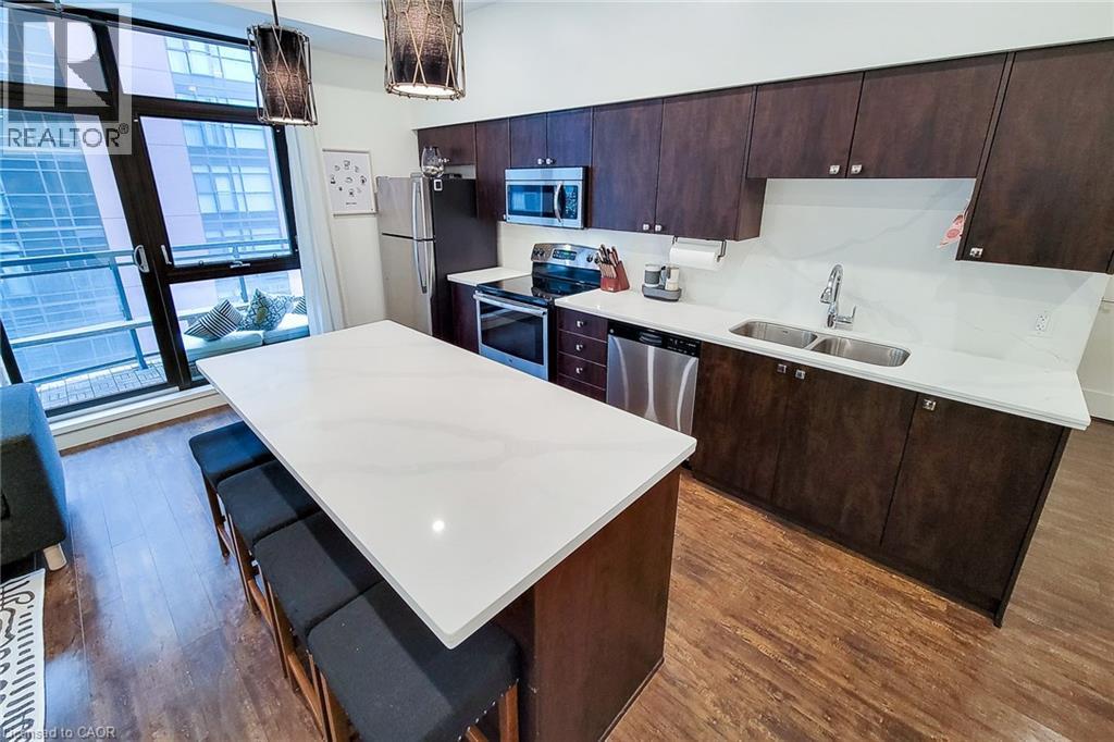 112 E KING ST E/S Street - 14