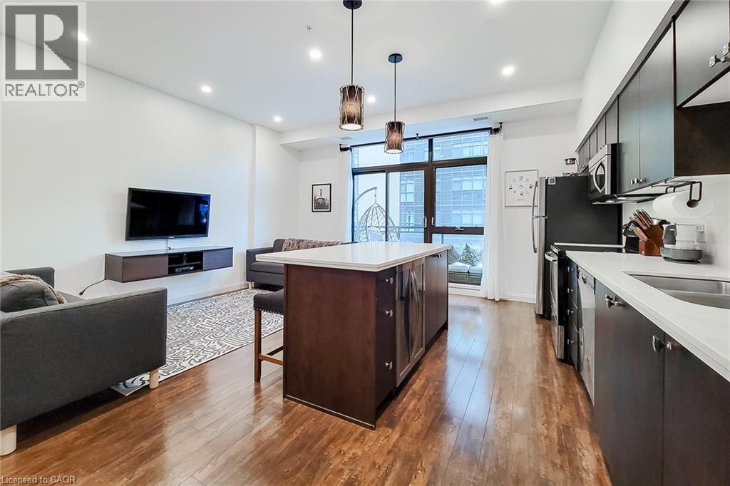 112 E KING ST E/S Street - 15