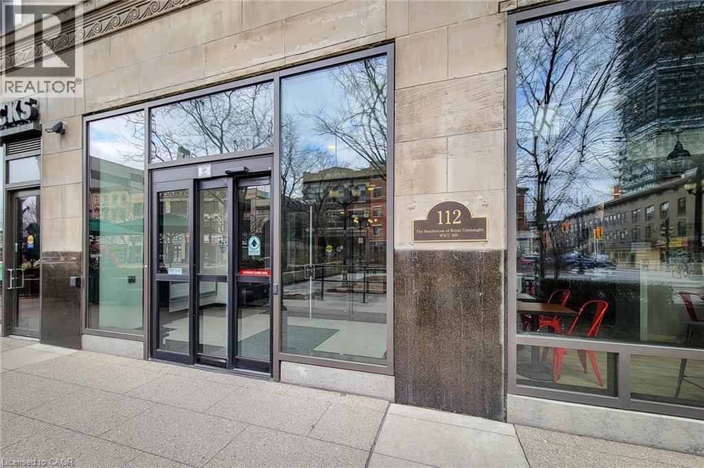112 E KING ST E/S Street - 2