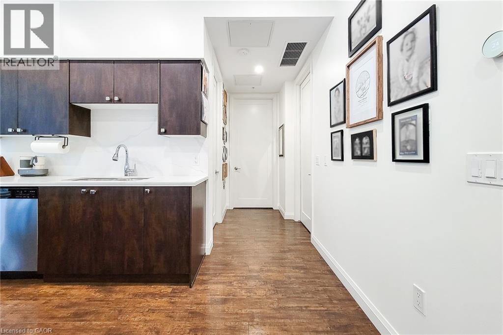 112 E KING ST E/S Street - 20