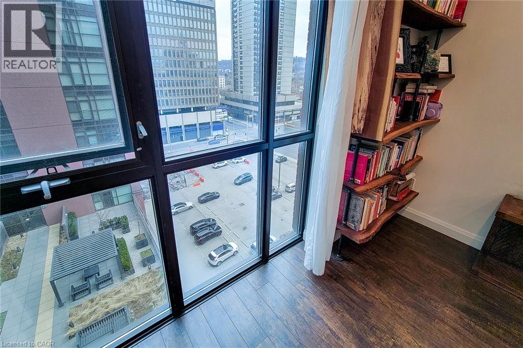 112 E KING ST E/S Street - 24