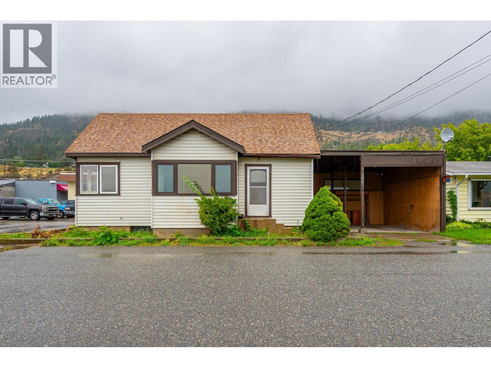  633 FRASERVIEW Street, Lillooet