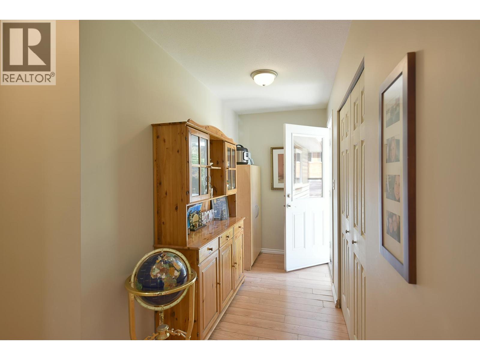 5689 SALMON DRIVE, Sechelt