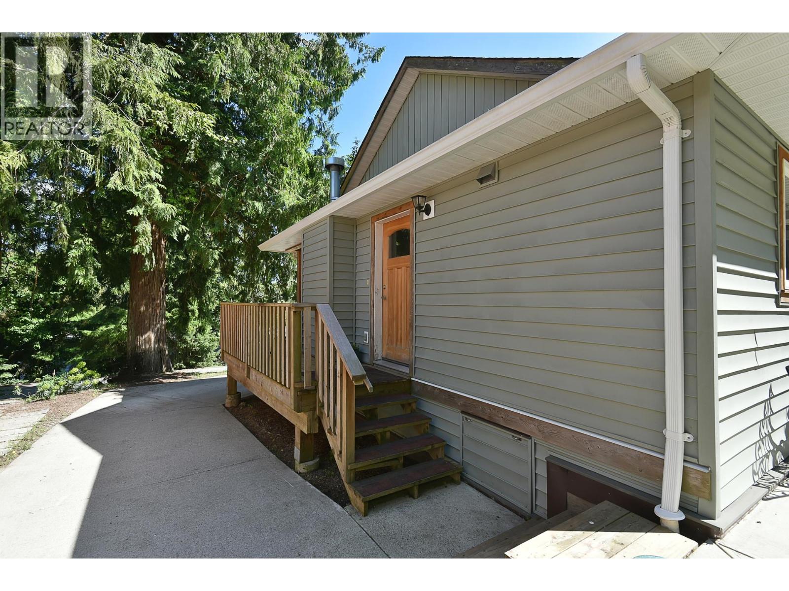 5689 SALMON DRIVE, Sechelt